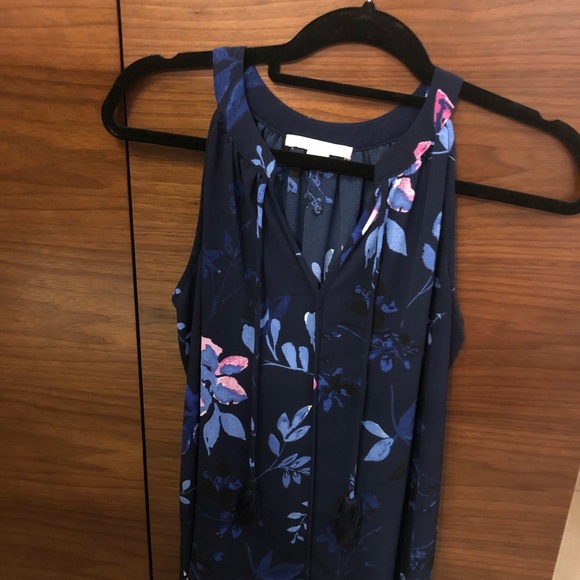 C&E Tops - Pre-Owned C&E Floral V-Neck Blouse